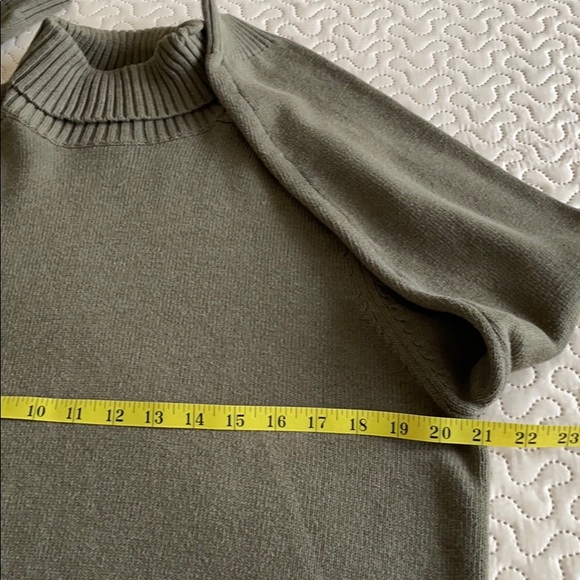 Brooks Sport Moss Green Turtleneck Sweater Size M - Picture 5 of 8